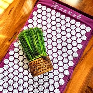 KANJO Purple/White Acupressure Mat (NWOT)